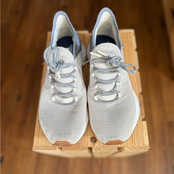 New Balance Light Gray Athletic Shoes - Picture 3 of 6